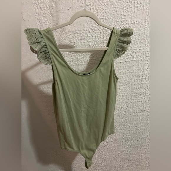 Vero Moda New Green Bodysuit with Ruffles - Picture 2 of 4
